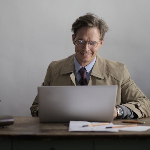 أهم الشروط الواجب توافرها في كاتب المقالات المتوافقة مع السيو